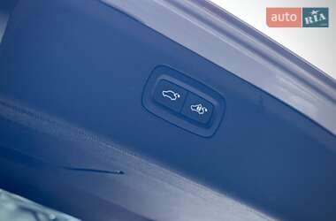 Внедорожник / Кроссовер Volvo XC90 2020 в 