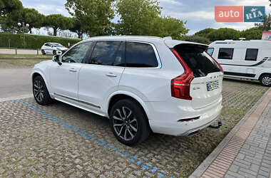 Внедорожник / Кроссовер Volvo XC90 2017 в 