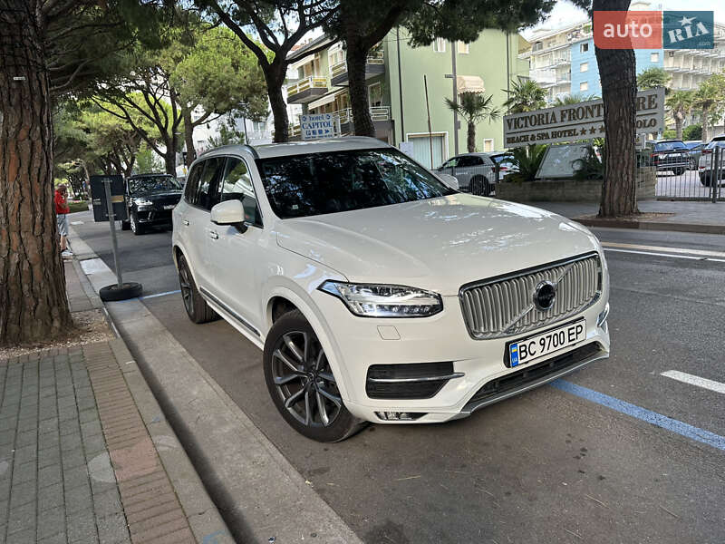 Внедорожник / Кроссовер Volvo XC90 2017 в 