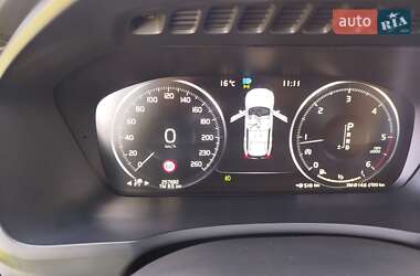 Внедорожник / Кроссовер Volvo XC90 2016 в 