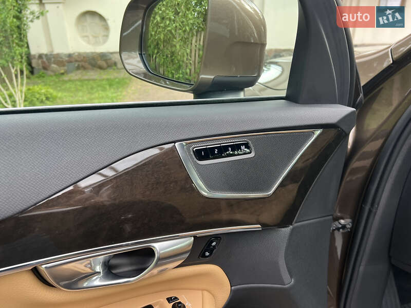Внедорожник / Кроссовер Volvo XC90 2017 в Киеве