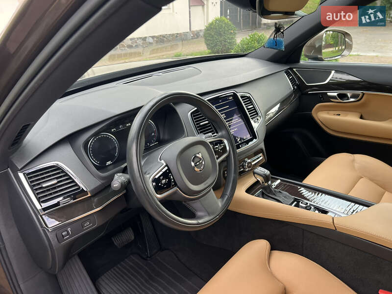 Внедорожник / Кроссовер Volvo XC90 2017 в Киеве