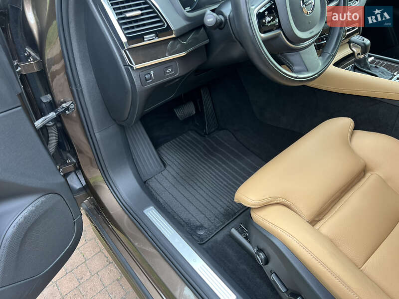 Внедорожник / Кроссовер Volvo XC90 2017 в Киеве