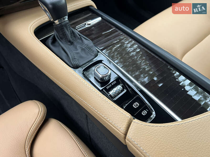 Внедорожник / Кроссовер Volvo XC90 2017 в Киеве