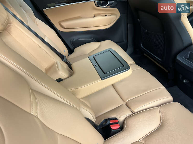 Внедорожник / Кроссовер Volvo XC90 2017 в Киеве