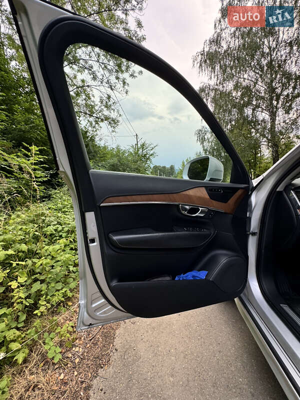 Внедорожник / Кроссовер Volvo XC90 2019 в Старом Самборе фото 6 Внедорожник / Кроссовер Volvo XC90 2019 в Старом Самборе