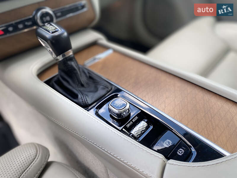 Внедорожник / Кроссовер Volvo XC90 2018 в Луцке