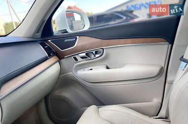 Внедорожник / Кроссовер Volvo XC90 2018 в 