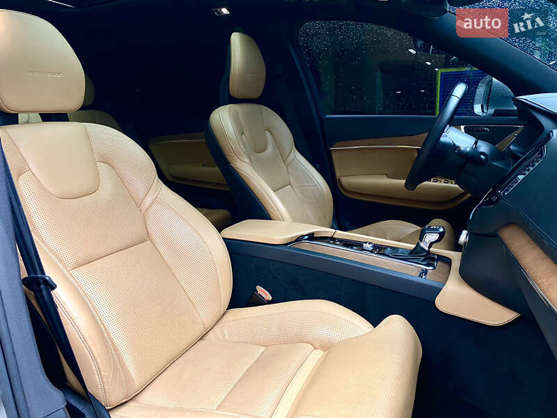 Внедорожник / Кроссовер Volvo XC90 2015 в Киеве