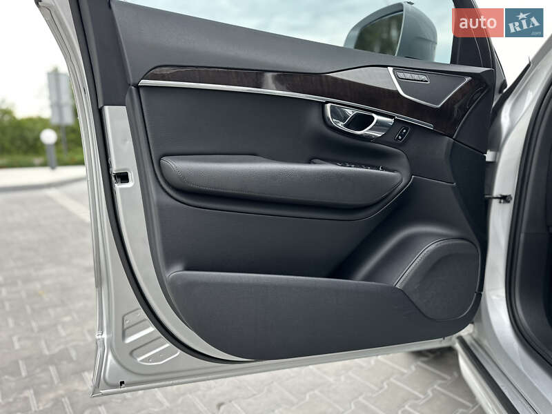 Внедорожник / Кроссовер Volvo XC90 2016 в Владимире