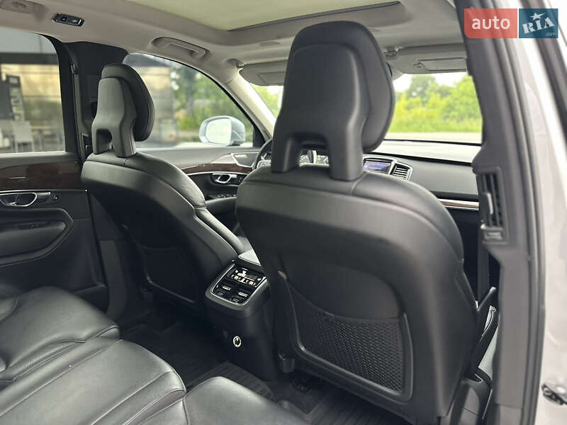 Внедорожник / Кроссовер Volvo XC90 2016 в Владимире