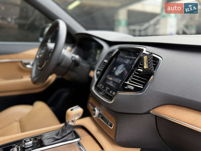 Внедорожник / Кроссовер Volvo XC90 2017 в Киеве