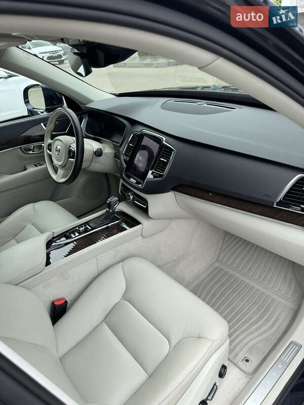 Внедорожник / Кроссовер Volvo XC90 2015 в Черкассах