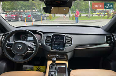 Внедорожник / Кроссовер Volvo XC90 2017 в 