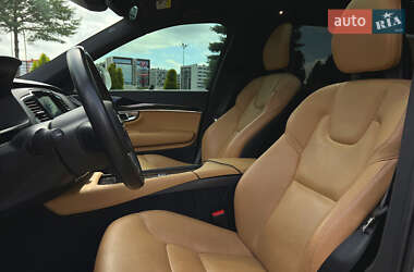Внедорожник / Кроссовер Volvo XC90 2017 в 