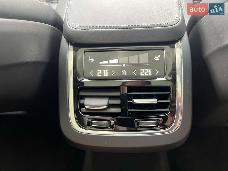 Внедорожник / Кроссовер Volvo XC90 2020 в Киеве