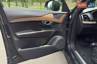 Внедорожник / Кроссовер Volvo XC90 2016 в 