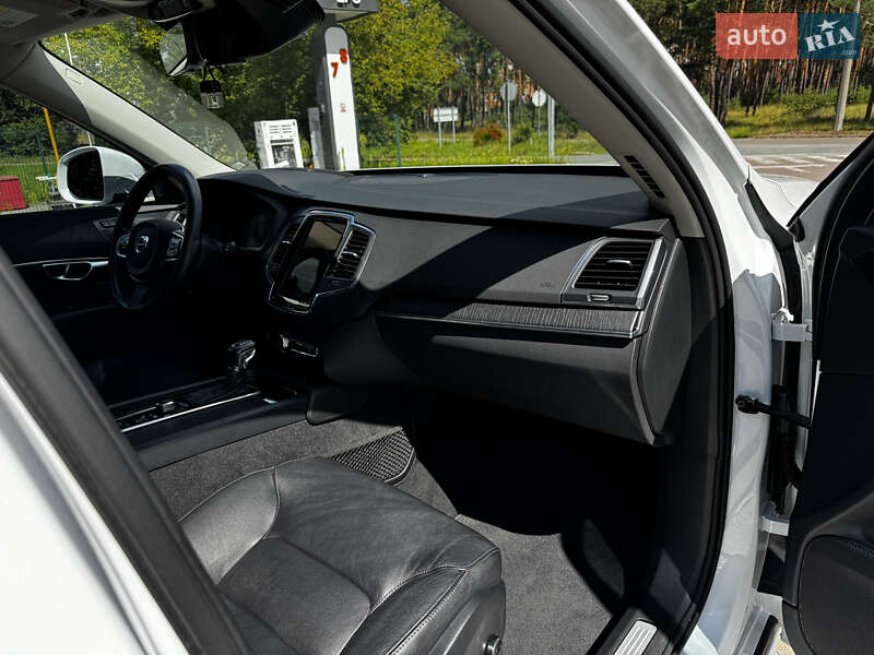 Внедорожник / Кроссовер Volvo XC90 2019 в Киеве