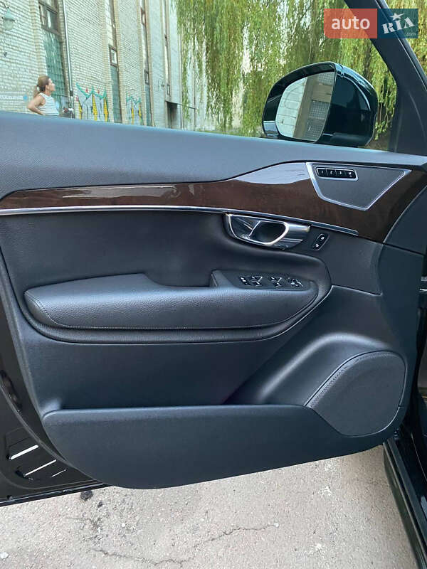 Внедорожник / Кроссовер Volvo XC90 2016 в Львове фото 12 Внедорожник / Кроссовер Volvo XC90 2016 в Львове