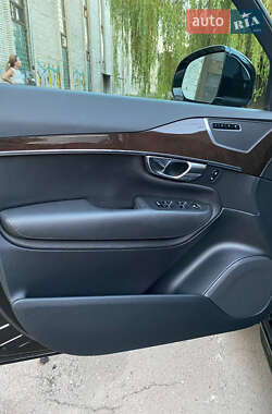 Позашляховик / Кросовер Volvo XC90 2016 в  фото 12 Позашляховик / Кросовер Volvo XC90 2016 в