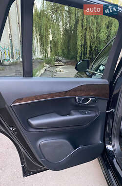 Позашляховик / Кросовер Volvo XC90 2016 в  фото 13 Позашляховик / Кросовер Volvo XC90 2016 в