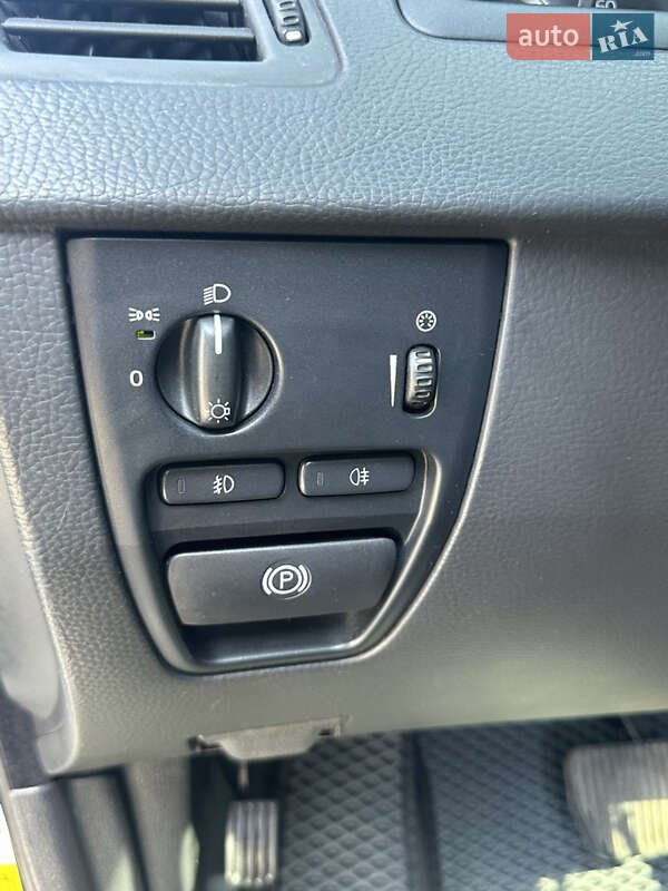 Внедорожник / Кроссовер Volvo XC90 2006 в Нововолынске