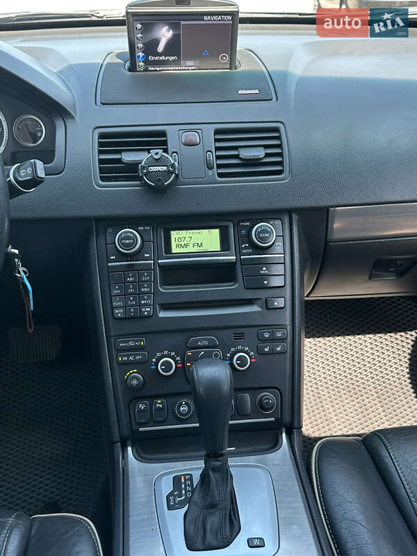 Внедорожник / Кроссовер Volvo XC90 2006 в Нововолынске