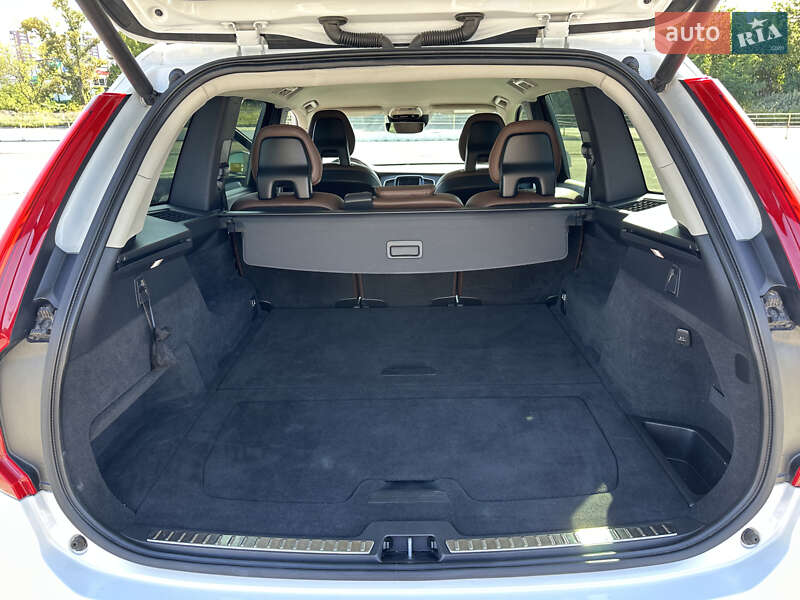 Внедорожник / Кроссовер Volvo XC90 2019 в Киеве