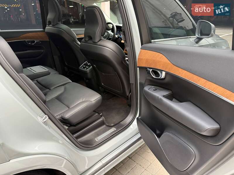 Внедорожник / Кроссовер Volvo XC90 2024 в Киеве