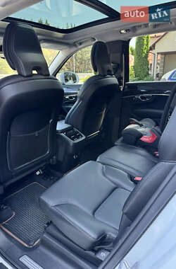 Позашляховик / Кросовер Volvo XC90 2019 в  фото 11 Позашляховик / Кросовер Volvo XC90 2019 в