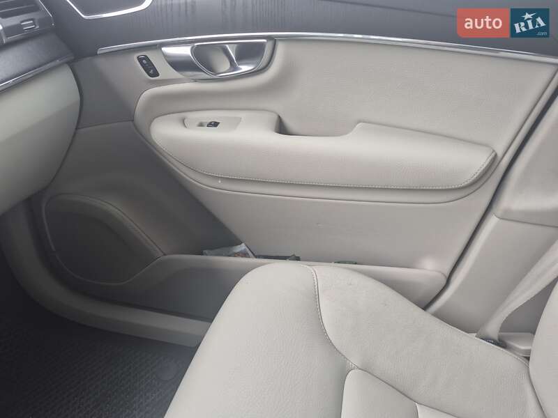 Позашляховик / Кросовер Volvo XC90 2020 в Києві фото 10 Позашляховик / Кросовер Volvo XC90 2020 в Києві