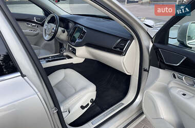 Внедорожник / Кроссовер Volvo XC90 2018 в 