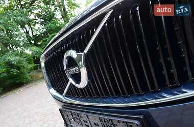 Внедорожник / Кроссовер Volvo XC90 2018 в 
