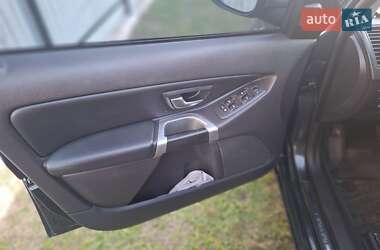 Внедорожник / Кроссовер Volvo XC90 2012 в 