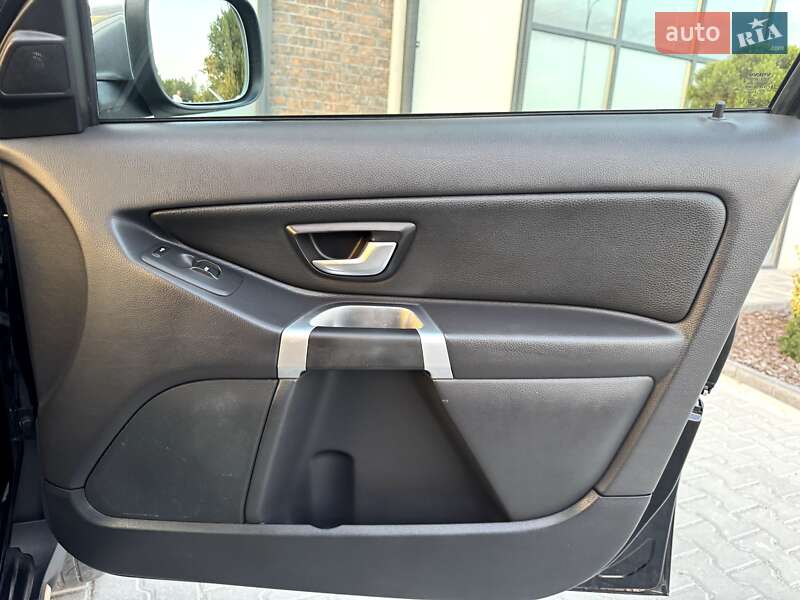 Внедорожник / Кроссовер Volvo XC90 2011 в Тернополе