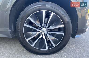 Внедорожник / Кроссовер Volvo XC90 2019 в 