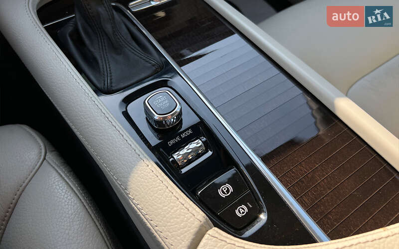 Позашляховик / Кросовер Volvo XC90 2018 в Львові