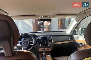 Внедорожник / Кроссовер Volvo XC90 2017 в 