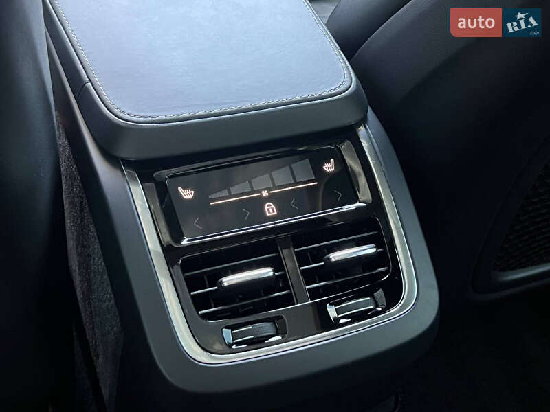 Внедорожник / Кроссовер Volvo XC90 2020 в Киеве