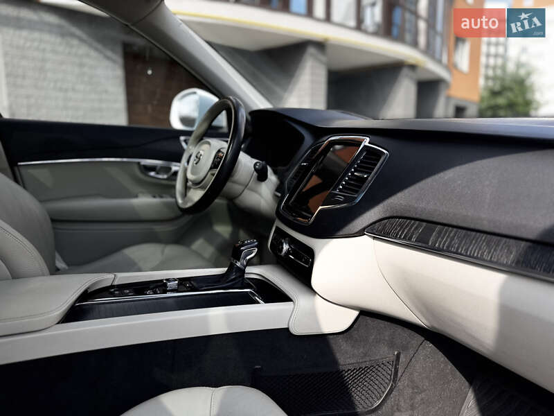 Внедорожник / Кроссовер Volvo XC90 2020 в Ивано-Франковске
