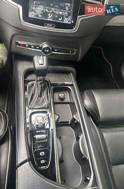 Внедорожник / Кроссовер Volvo XC90 2018 в 