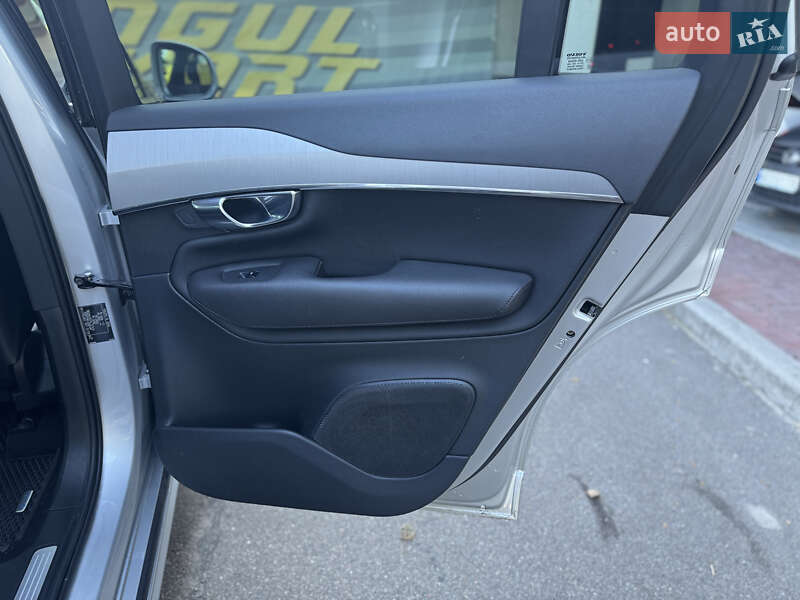 Внедорожник / Кроссовер Volvo XC90 2021 в Киеве