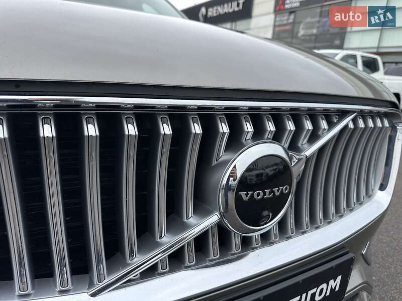 Внедорожник / Кроссовер Volvo XC90 2021 в Киеве