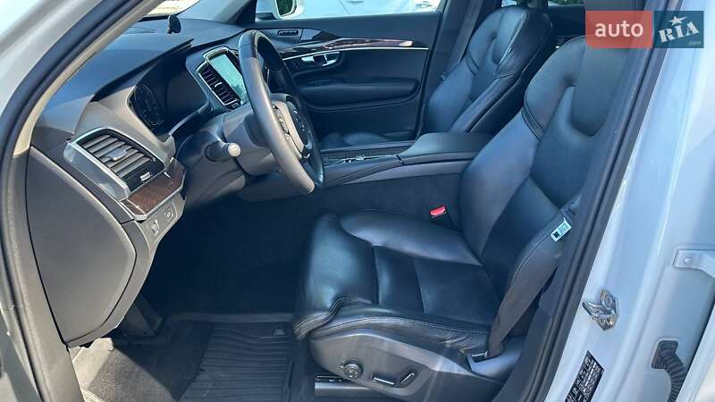 Внедорожник / Кроссовер Volvo XC90 2019 в Киеве