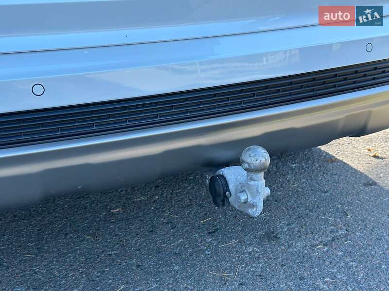 Внедорожник / Кроссовер Volvo XC90 2019 в Киеве