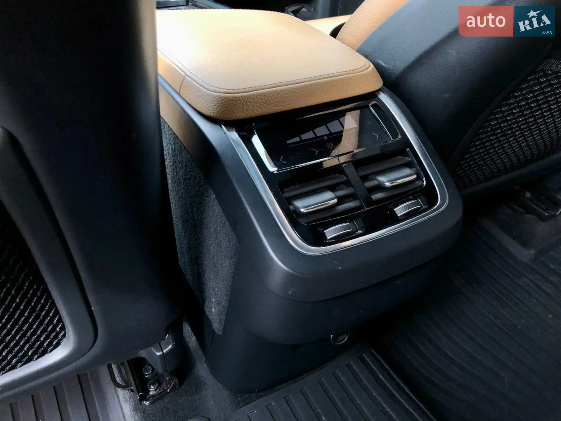 2016 Volvo XC90 - мініатюра 7