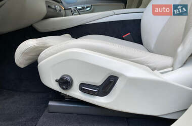 Внедорожник / Кроссовер Volvo XC90 2023 в 