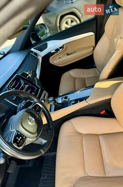 Внедорожник / Кроссовер Volvo XC90 2017 в 