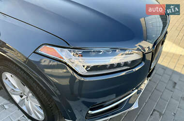 Внедорожник / Кроссовер Volvo XC90 2017 в 