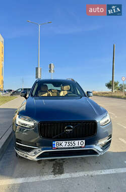 Внедорожник / Кроссовер Volvo XC90 2017 в 